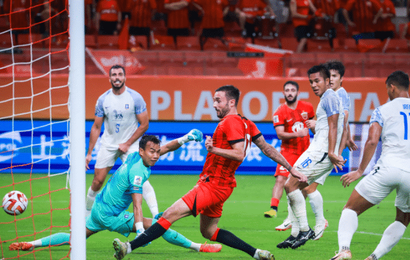 开云下载-集结日体能课后;上海久事主帅复盘备战亚冠;气氛紧张;身体对抗强度拉满-开云下载